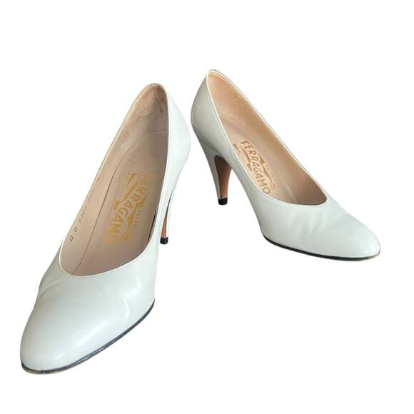 Salvatore Ferragamo Women’s Vintage 90s Round Toe White Leather Pump Heels Sz 5 - Picture 15 of 15